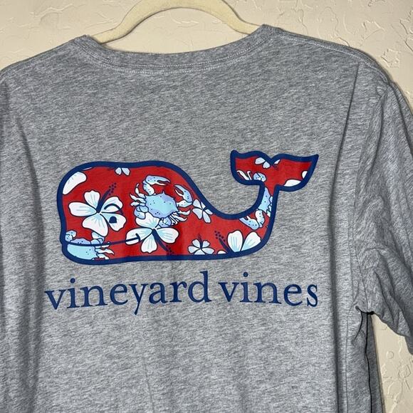 Vinyard vines men’s gray pocket tee floral crab graphic - Picture 5 of 6